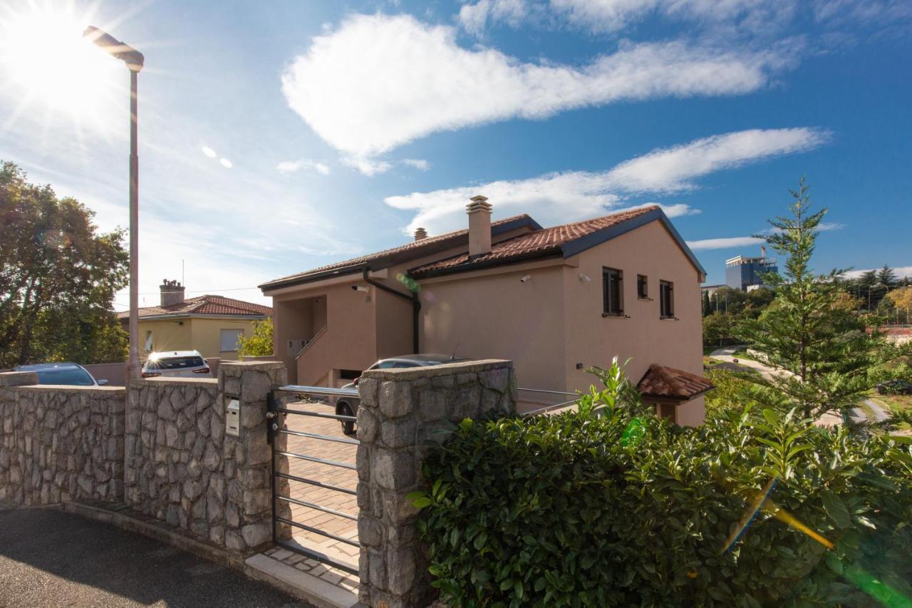 Ela Apartment Rijeka Exterior foto